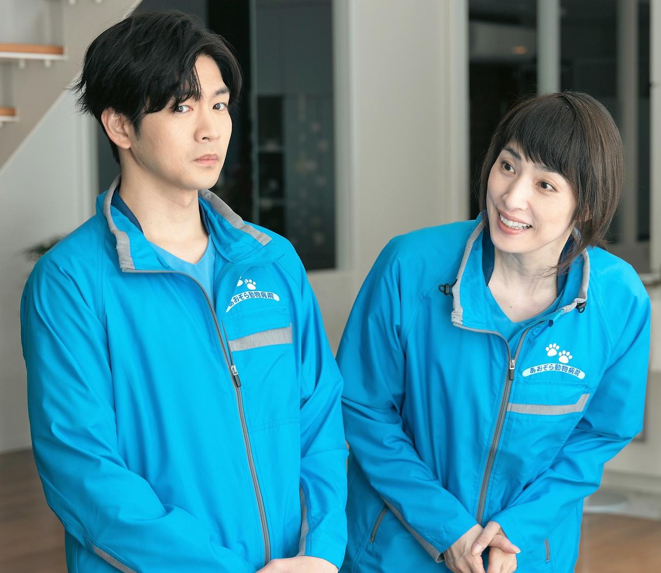 「合理的にあり得ない～探偵・上水流涼子の解明～」に出演する松下洸平、天海祐希（C）カンテレ