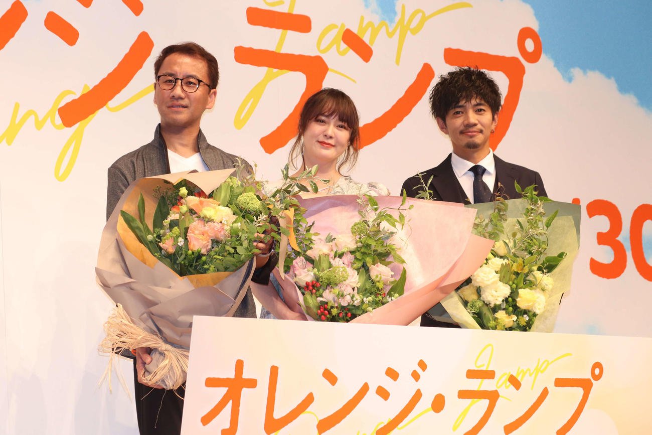 映画「オレンジ・ランプ」完成披露試写会に登壇した丹野智文さん、貫地谷しほり、和田正人（撮影・加藤理沙）