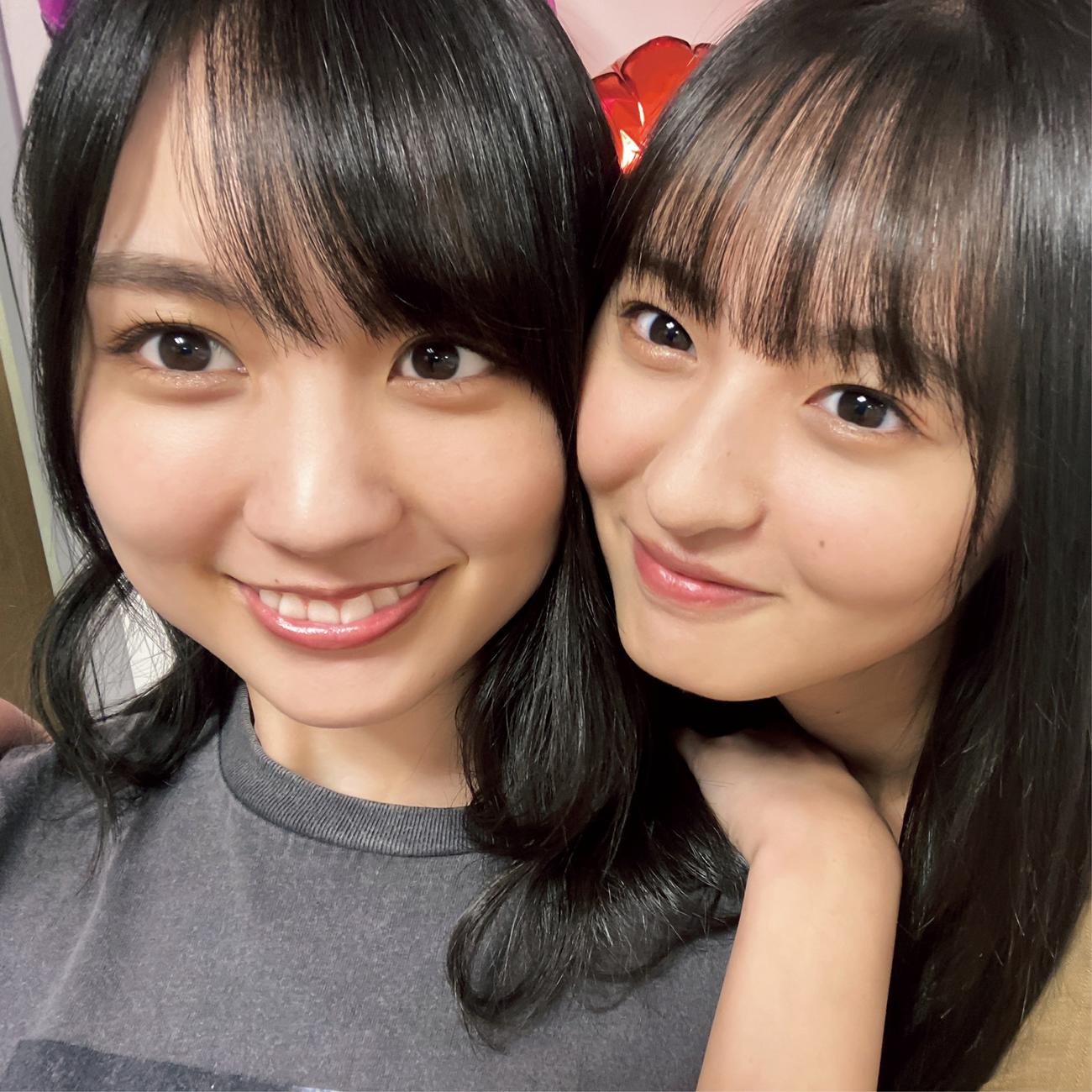 乃木坂46のメンバー同士が撮影したオフショット写真集「乃木撮　VOL．03」のカット。賀喜遥香（左）と遠藤さくら