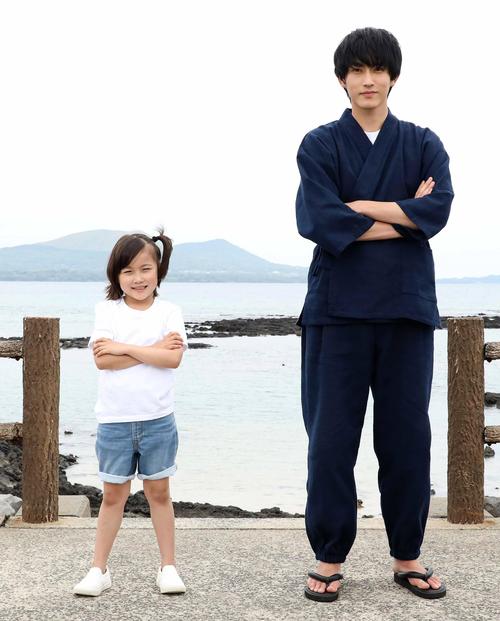 「ばらかもん」に出演する宮崎莉里沙と杉野遥亮(C)フジテレビ