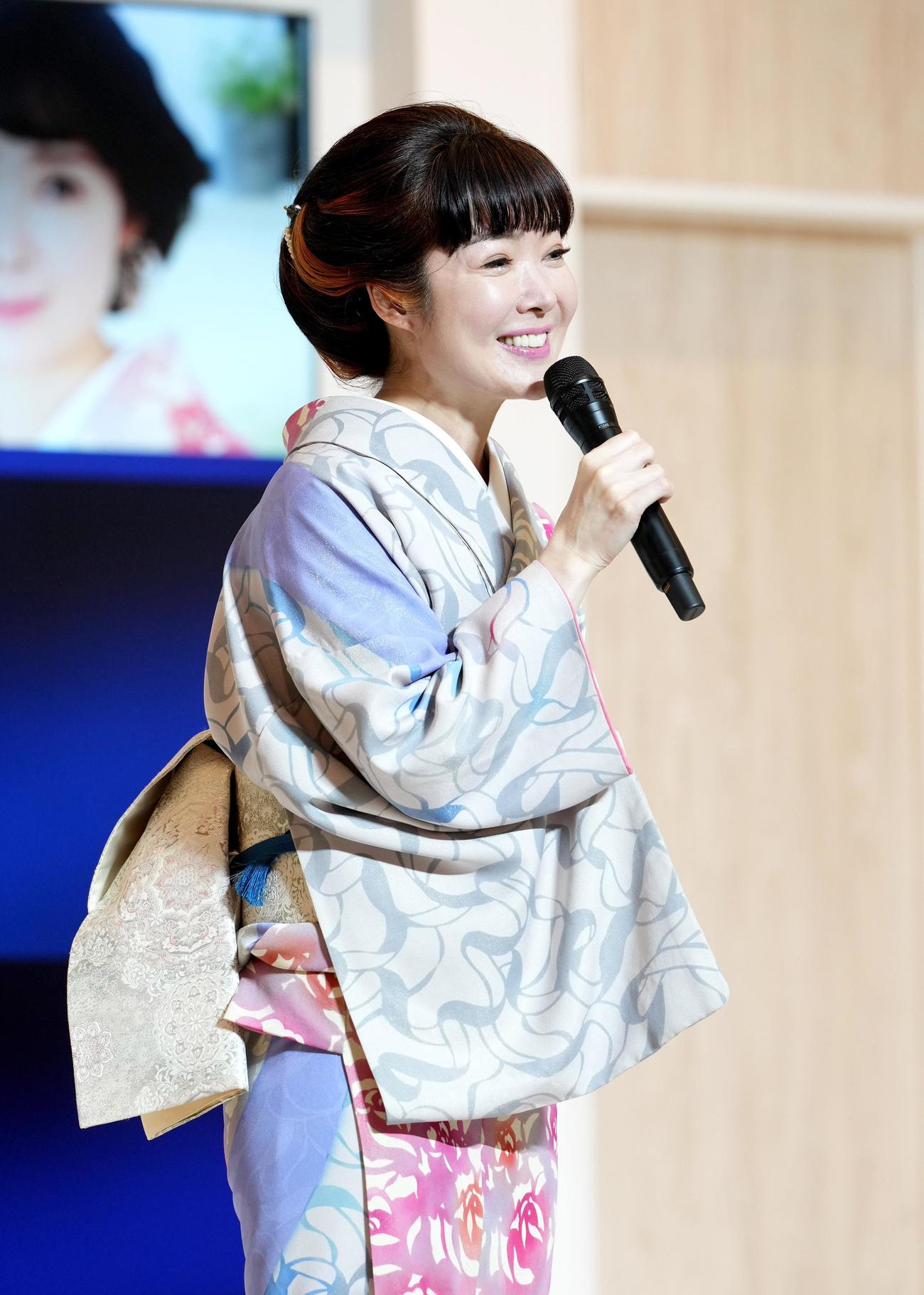 新曲の発売イベントを行った田川寿美