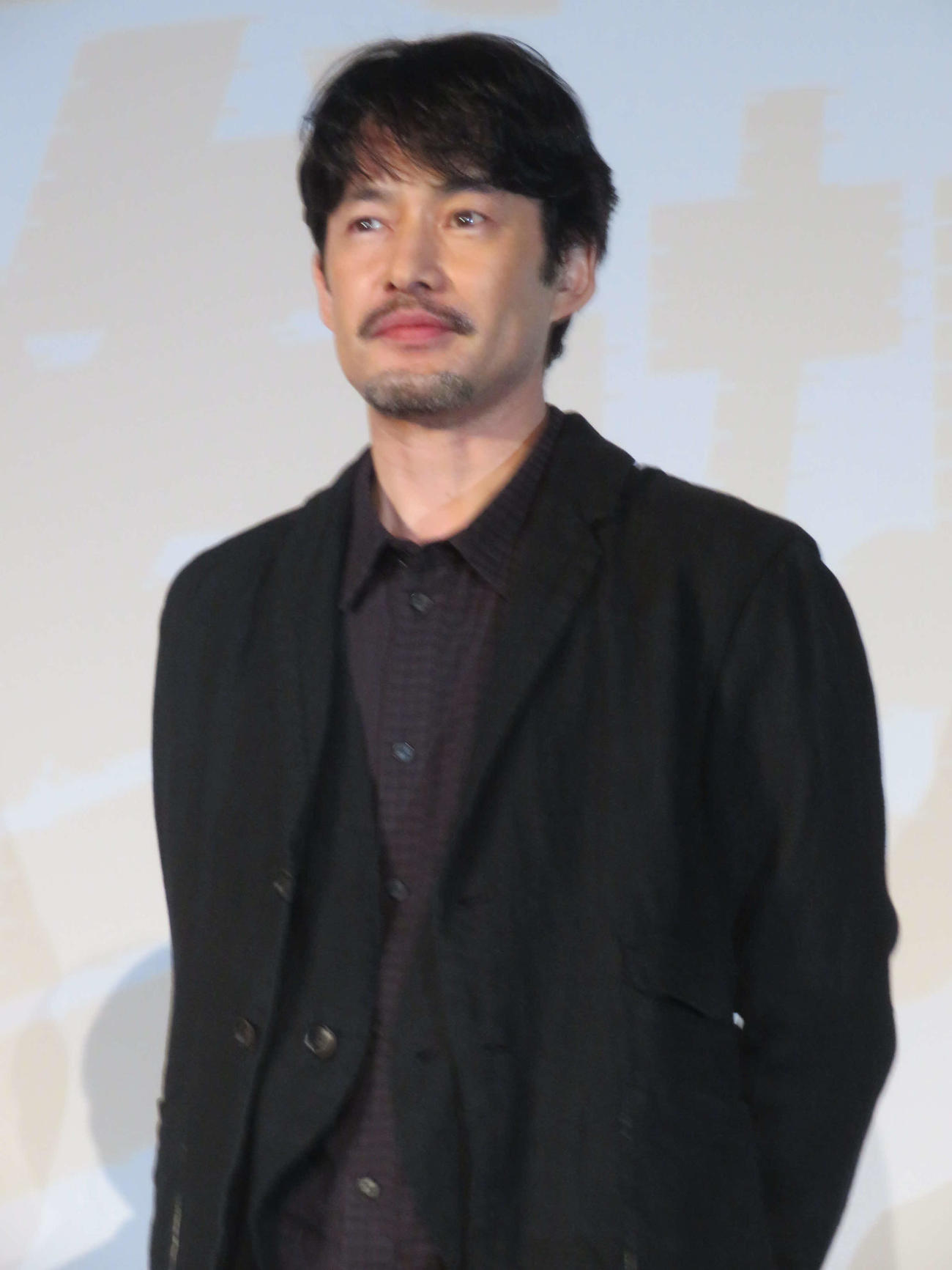 映画「探偵マリコの生涯で一番悲惨な日」完成披露舞台あいさつに登壇した竹野内豊（撮影・村上幸将）