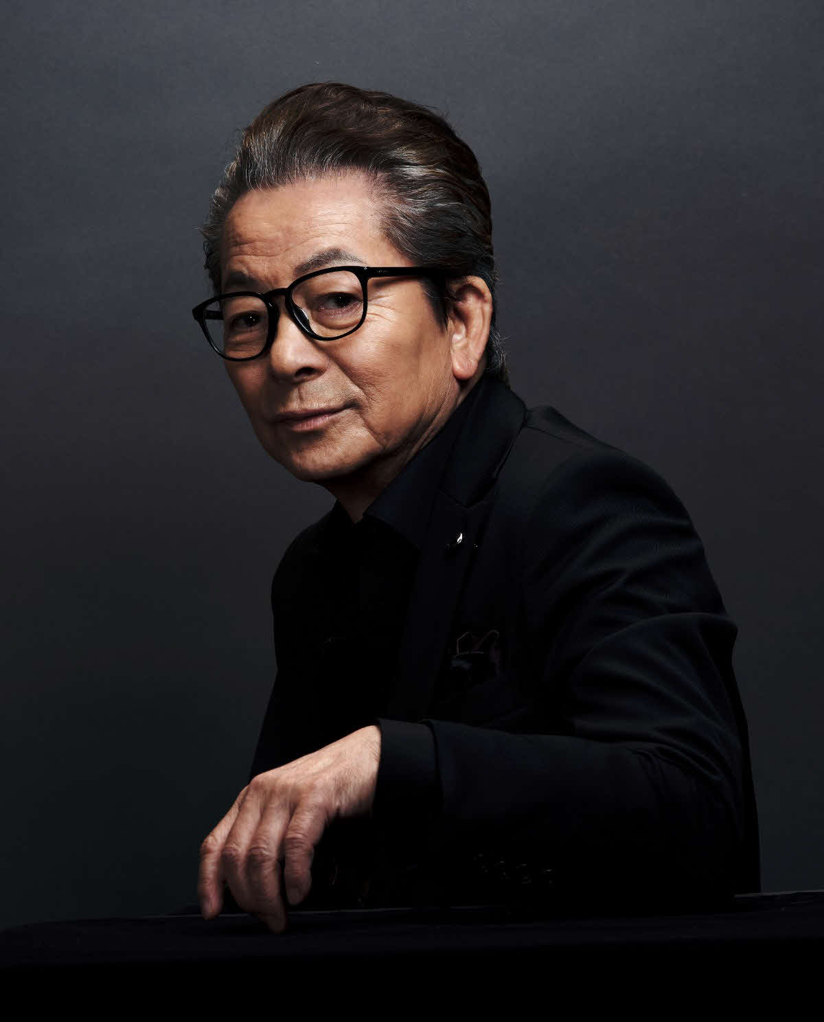 7月13日に新潮社からで初の著作「水谷豊　自伝」を松田美智子氏と共同で出版する水谷豊