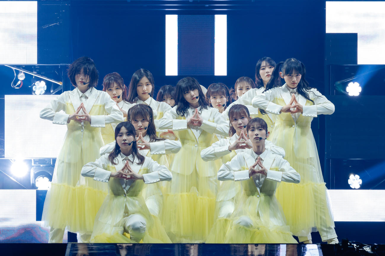全国ツアーでパフォーマンスする櫻坂46（撮影・上山陽介氏）