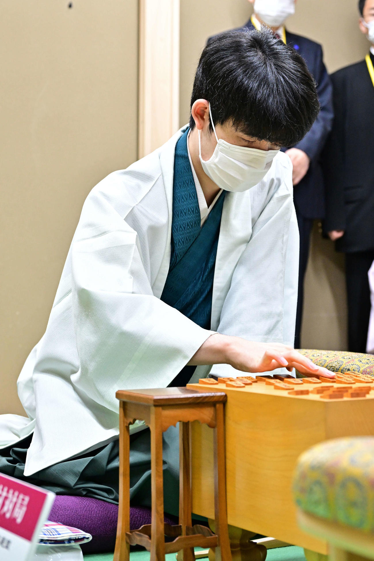 史上最年少での名人獲得を目指す藤井聡太竜王（日本将棋連盟提供）