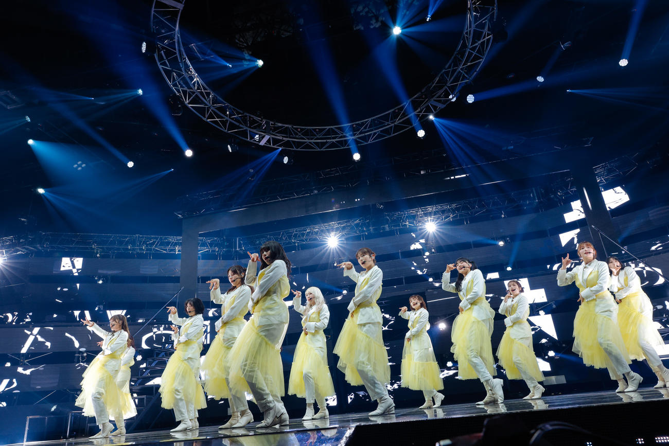 全国ツアーでパフォーマンスする櫻坂46（撮影・上山陽介氏）