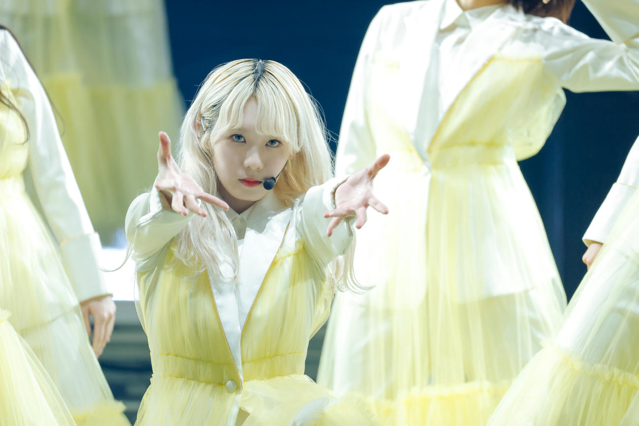 全国ツアーでパフォーマンスする櫻坂46（撮影・上山陽介氏）