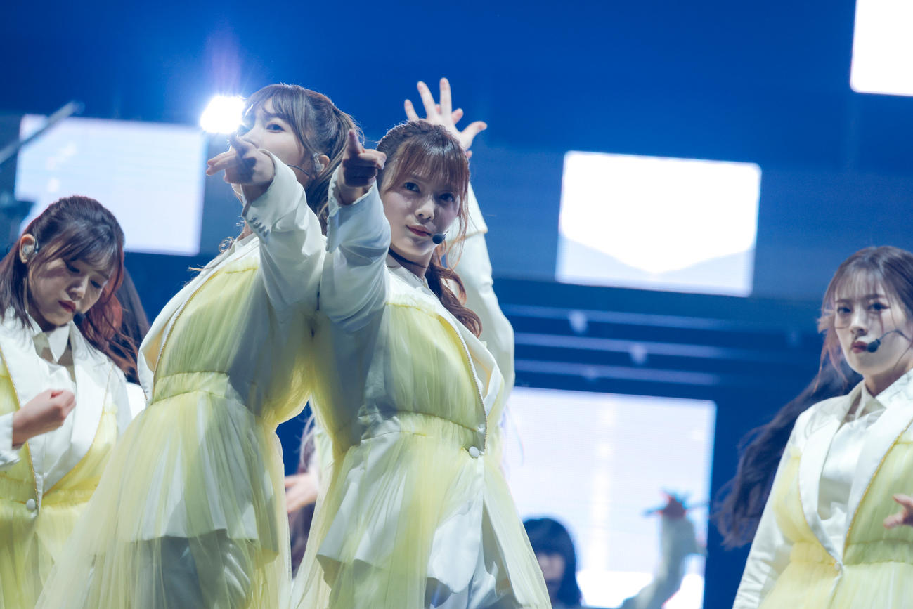 全国ツアーでパフォーマンスする櫻坂46（撮影・上山陽介氏）