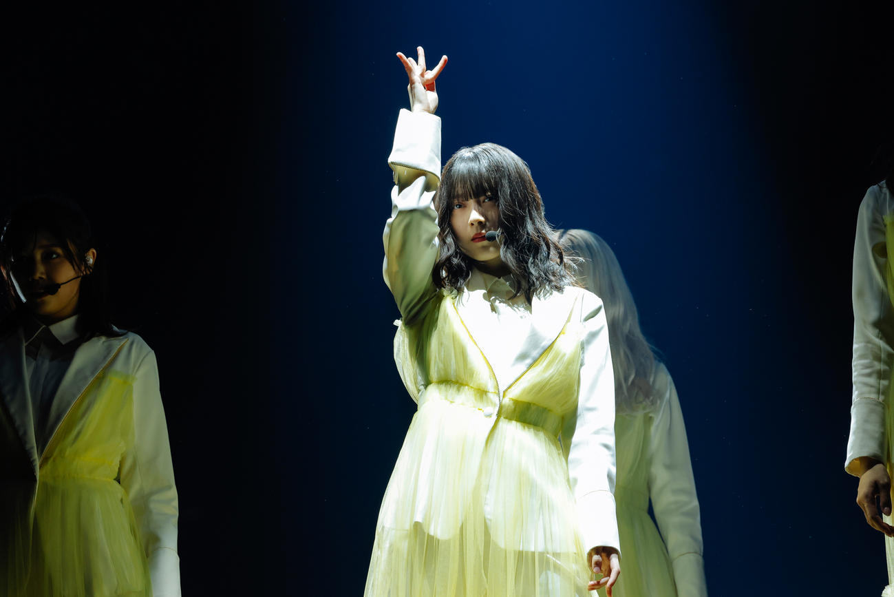全国ツアーでパフォーマンスする櫻坂46（撮影・上山陽介氏）