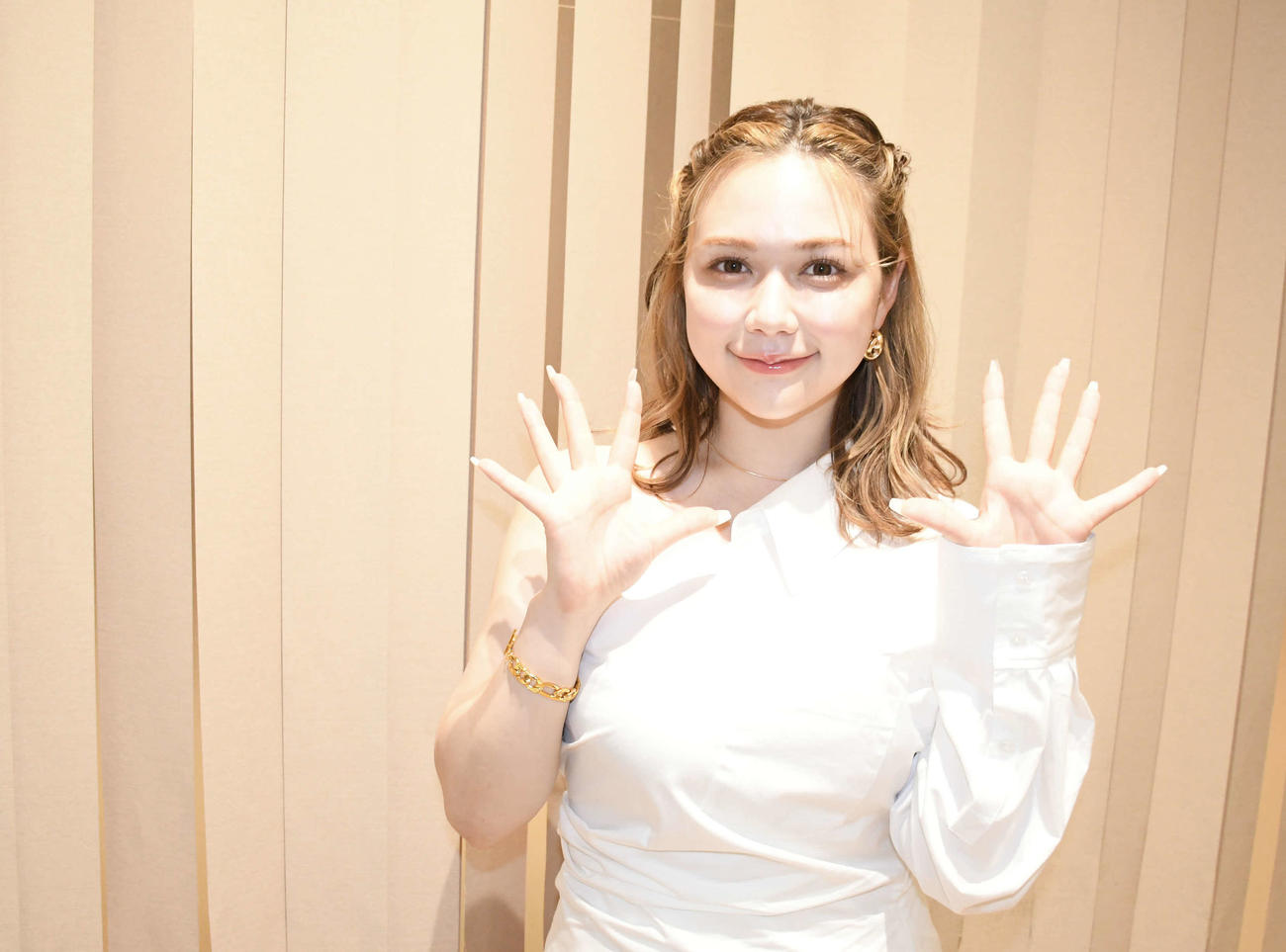 「びびぐら　村重杏奈」の電子版も発売されるなど勢いに乗る村重杏奈（撮影・大友陽平）