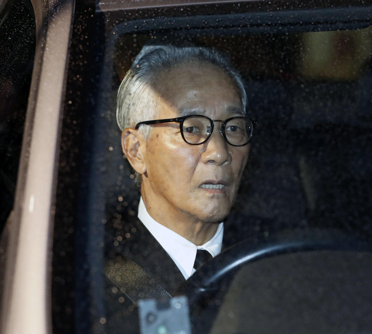 16年9月、お笑い芸人テントさんの通夜に訪れた上岡龍太郎さん