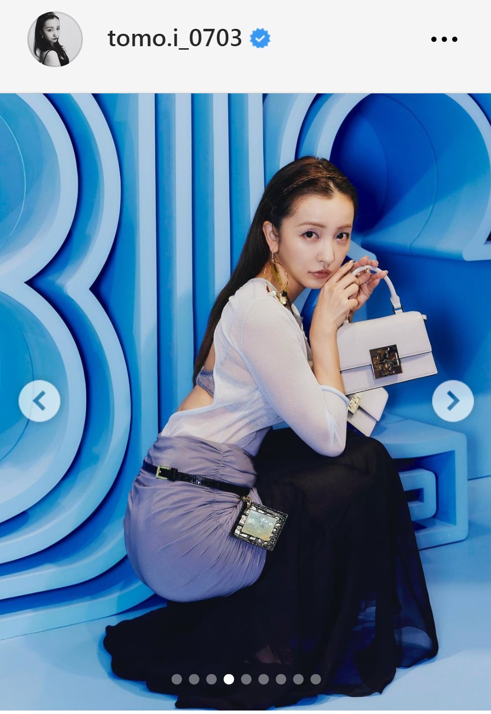 「美背中見せ」コーデを披露した板野友美（板野友美のインスタグラムから）