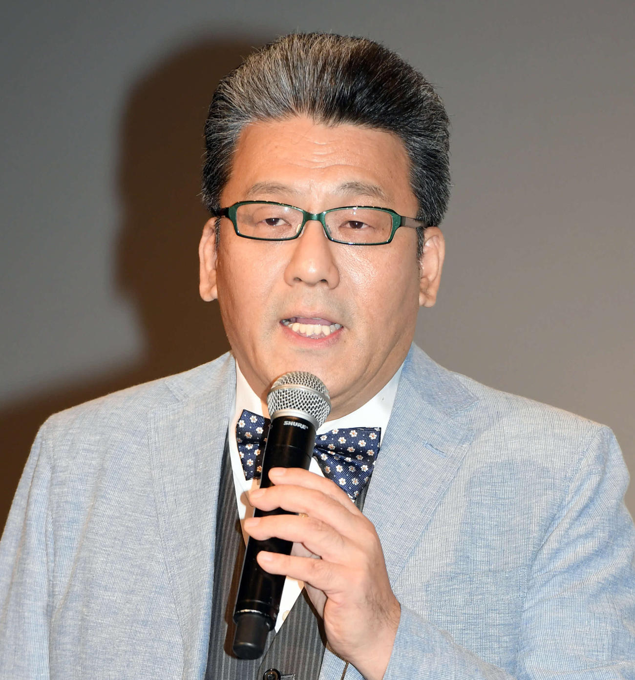 “朝の顔”フジ軽部真一アナ「朝を象徴する顔ですから」 引退後は高嶋ちさ子がプロデュース? - 芸能写真ニュース : 日刊スポーツ