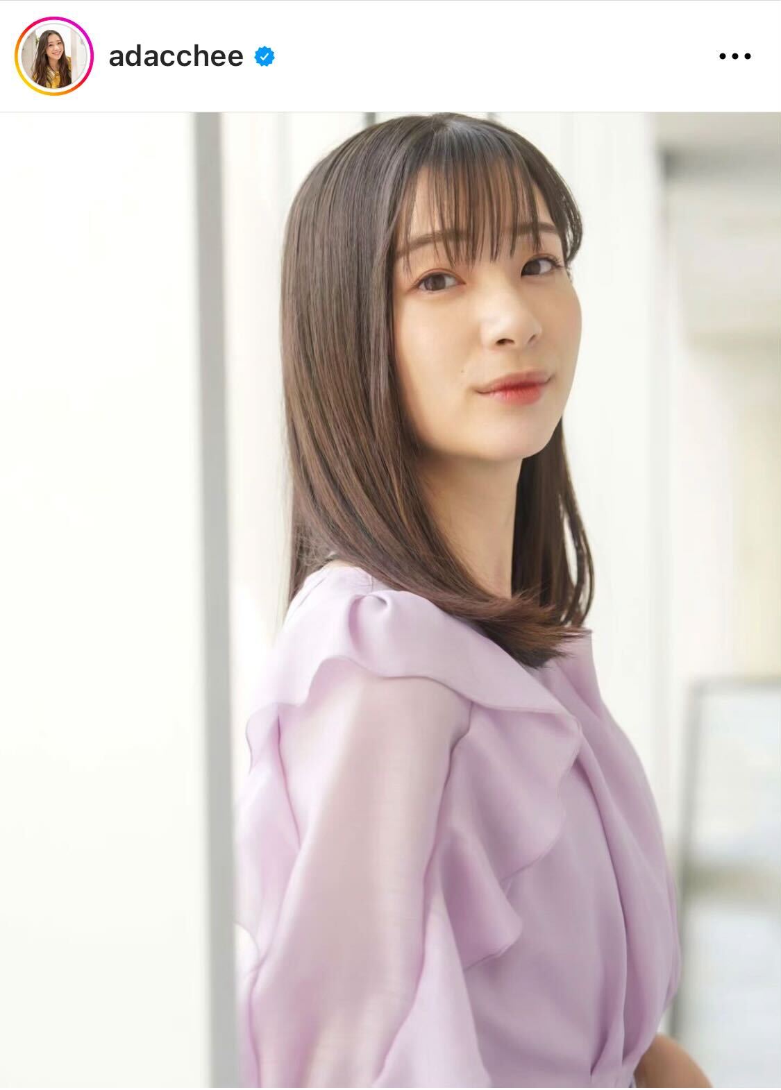 足立梨花はストレートヘアの清楚な姿（足立梨花のインスタグラムから）