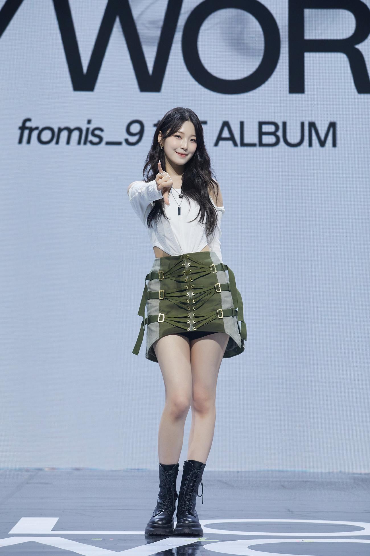 メディアショーケースを行ったfromis＿9のジホン（P）＆（C）PLEDIS Entertainment