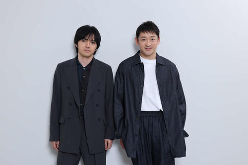 音楽劇「浅草キッド」で主演する林遣都（左）と共演する山本耕史