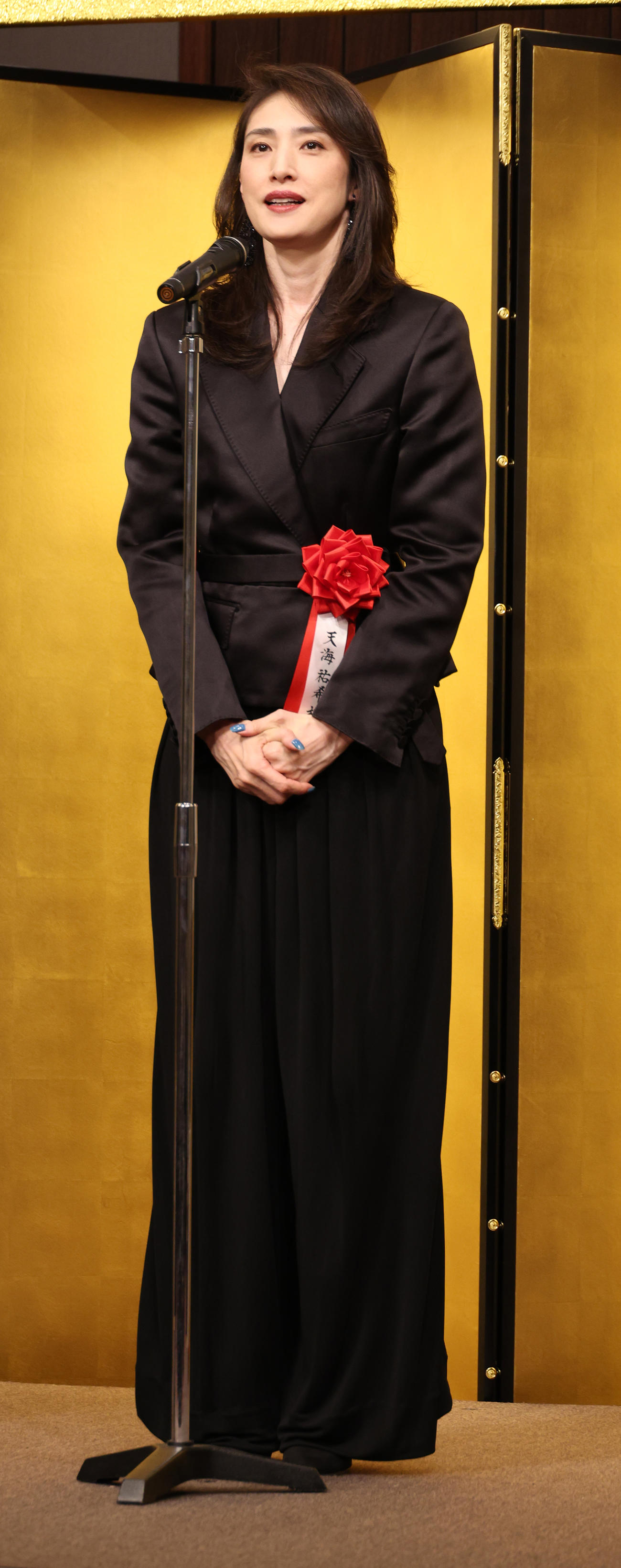 「第48回　菊田一夫演劇賞」菊田一夫演劇賞受賞の喜びを語る天海祐希（撮影・中島郁夫）