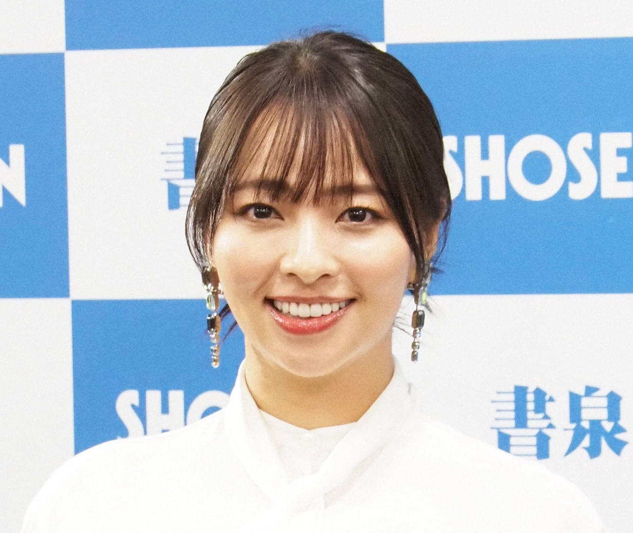 水崎綾女（2023年4月撮影）