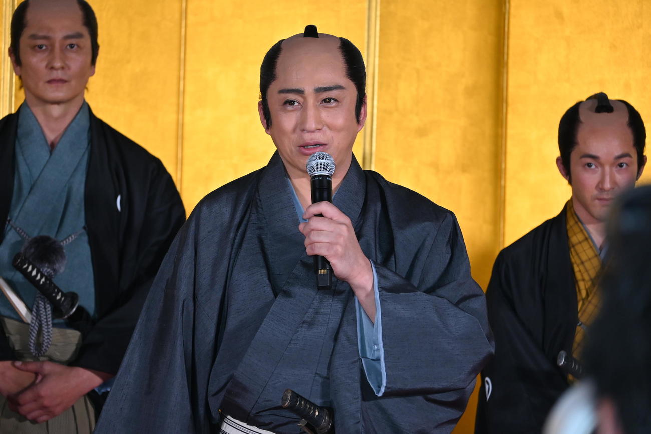 「鬼平犯科帳」の新作映画と連続シリーズのレギュラー出演者の発表会見で意気込みを語る松本幸四郎（撮影・松浦隆司）
