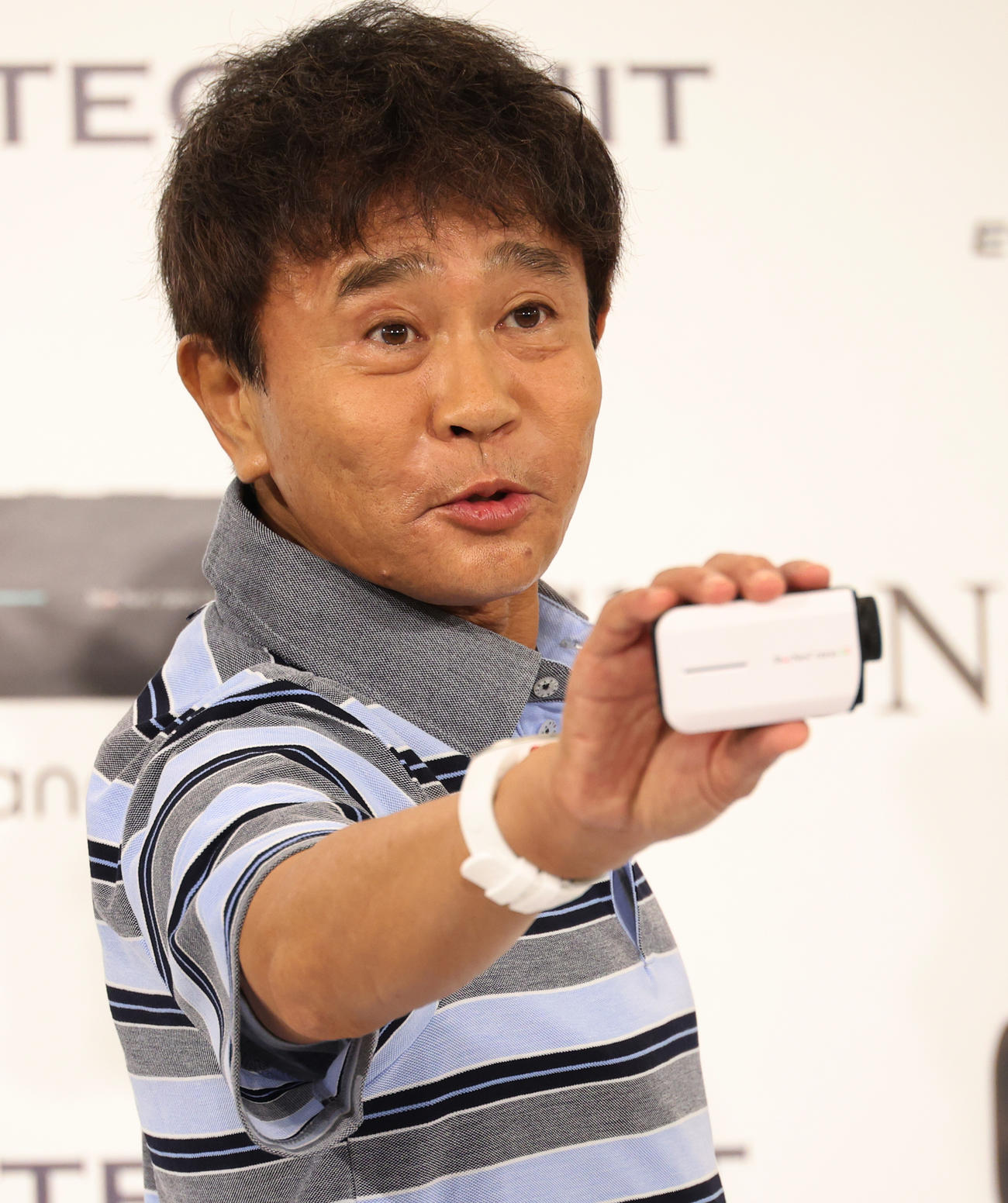 テクタイト新製品＆CM発表会を行ったダウンタウンの浜田雅功（撮影・中島郁夫）