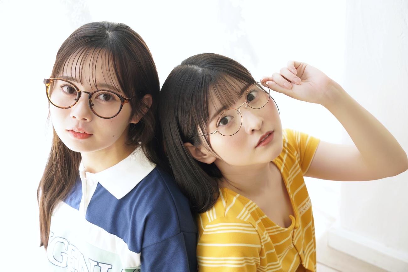 「BOMB」23年7月号限定版で表紙を飾った＃ババババンビ小鳥遊るい（右）と近藤沙瑛子（カノウリョウマ氏撮影）