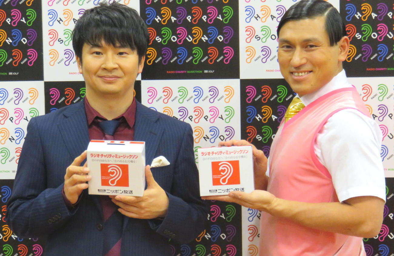オードリーの若林正恭（左）と春日俊彰（2017年12月撮影）