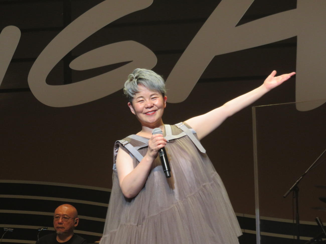 初のポップスツアー東京公演を行った島津亜矢