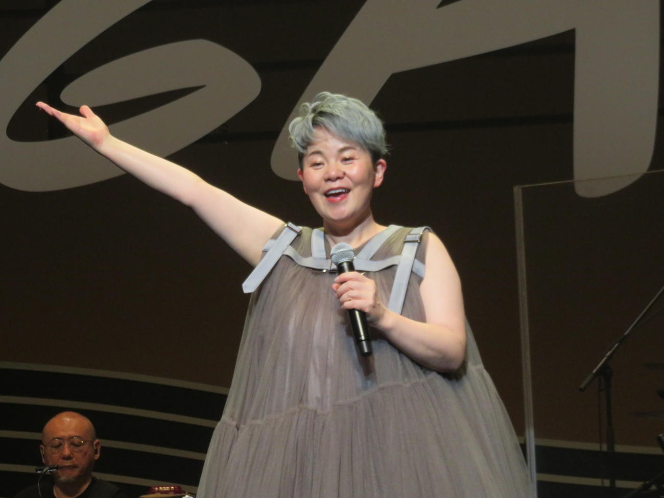 初のポップスツアー東京公演を行った島津亜矢