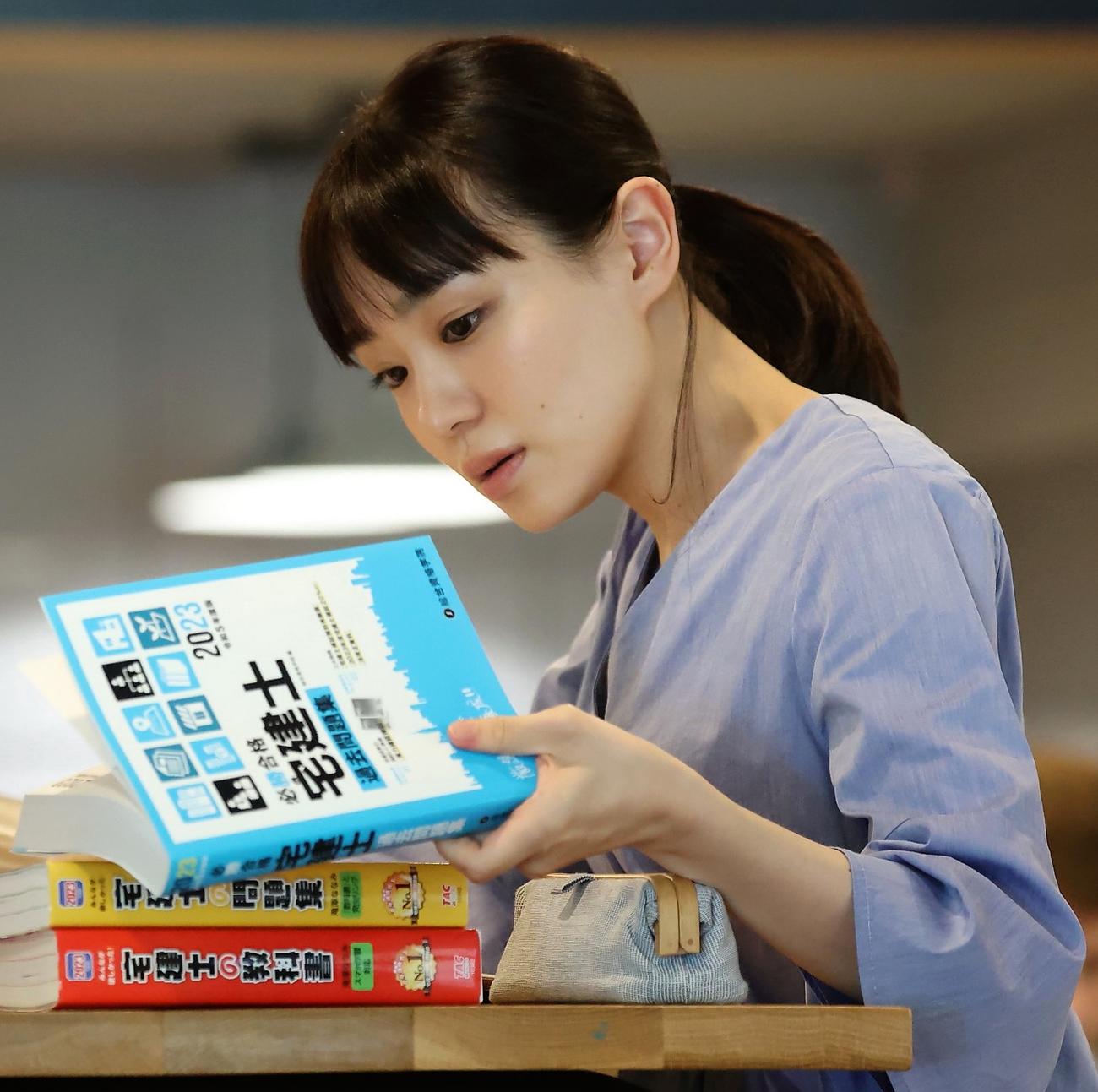 「あなたがしてくれなくても」に出演する奈緒（C）フジテレビ