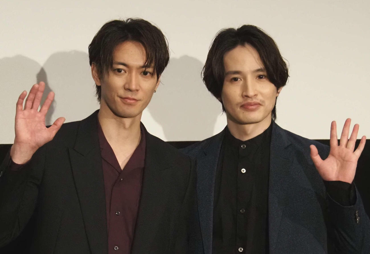 「僕らの千年と君が死ぬまでの30日間」プロジェクト発表会に出席した、辰巳雄大（左）と浜中文一（撮影・遠藤尚子）