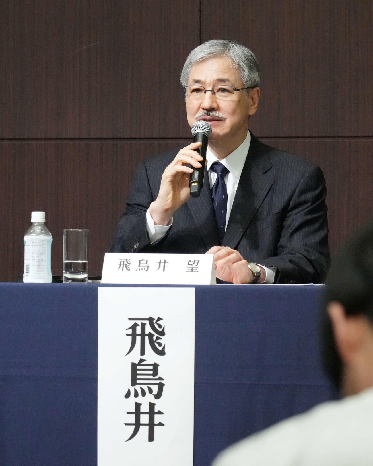 ジャニーズ事務所問題再発防止特別チーム記者会見に臨む精神科医の飛鳥井氏（撮影・小沢裕）