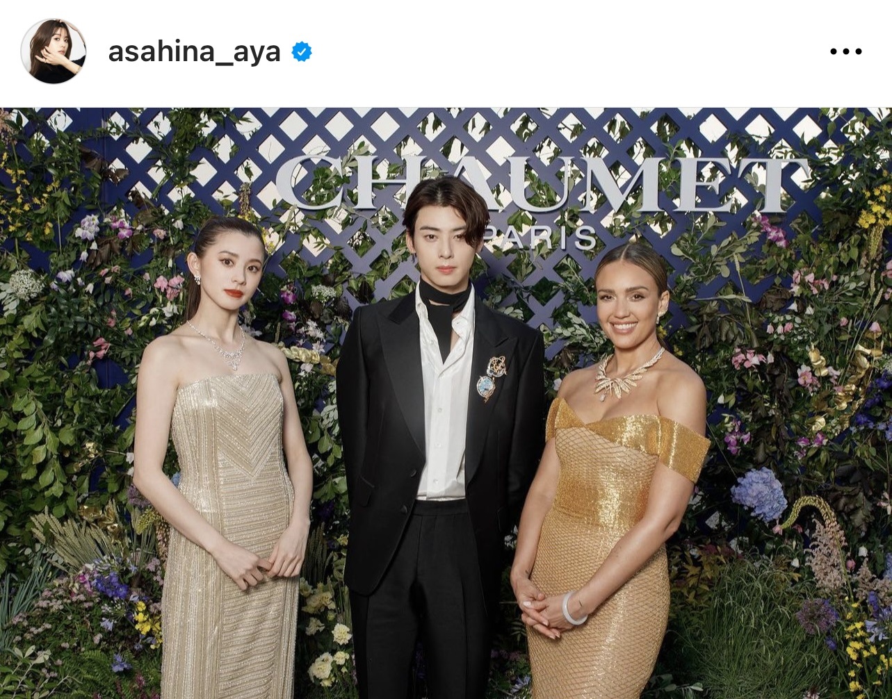 韓流スターのチャウヌ（中央）、ハリウッド女優のジェシカ・アルバ（右）と朝比奈彩の3ショット（朝比奈彩のインスタグラムから）