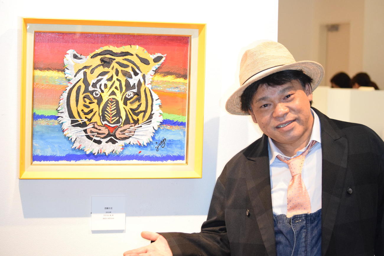 個展への来場を呼びかけたジミー大西（撮影・阪口孝志）