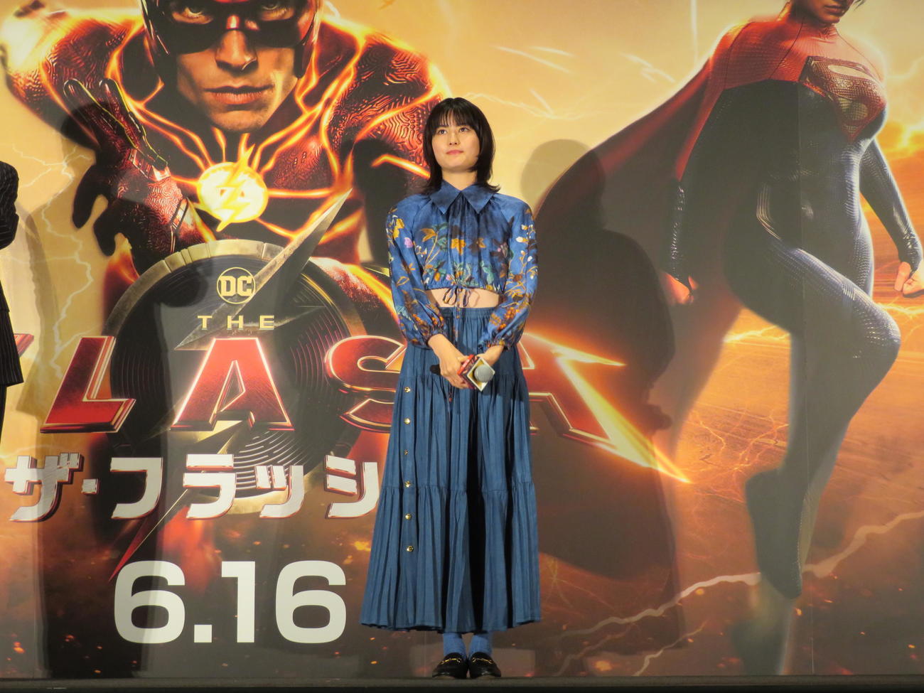映画「ザ・フラッシュ」のジャパンプレミアに登壇し、吹き替え初挑戦した橋本愛
