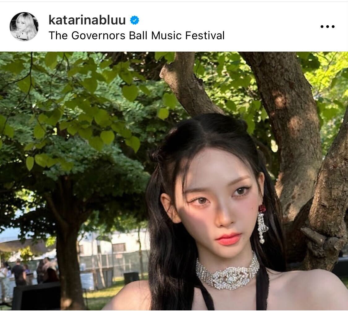 野外音楽フェスのオフショットを投稿したaespaのKARINA（KARINAのインスタグラムから）