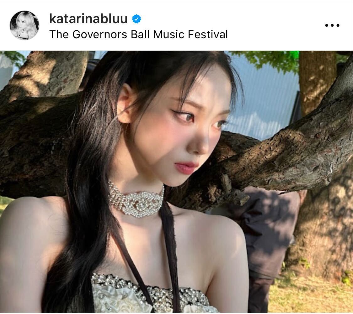 野外音楽フェスのオフショットを投稿したaespaのKARINA（KARINAのインスタグラムから）