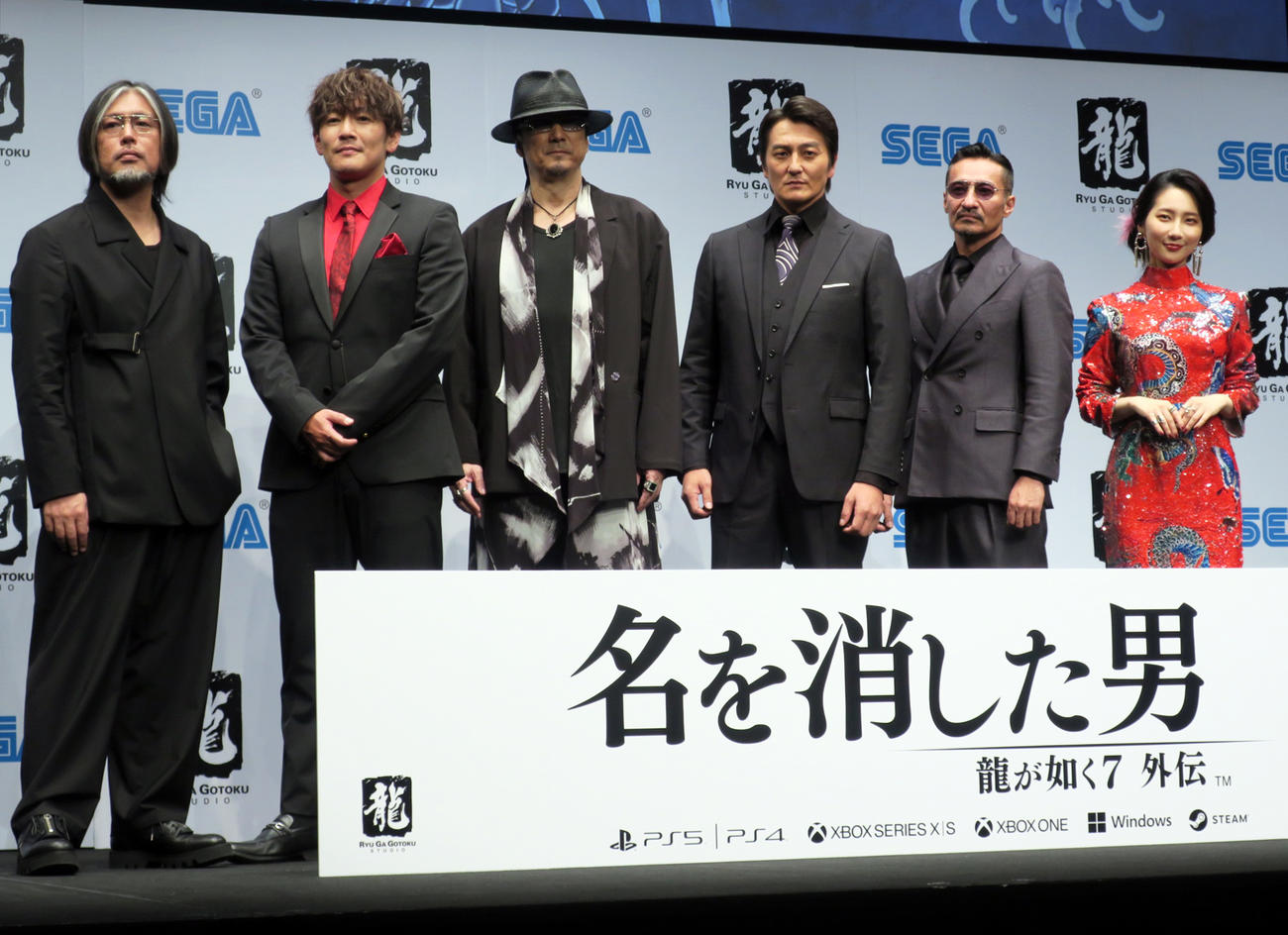 「龍が如くスタジオ新作発表会」で。左から、横山昌義氏、中谷一博、黒田崇矢、本宮泰風、山口祥之、ファーストサマーウイカ