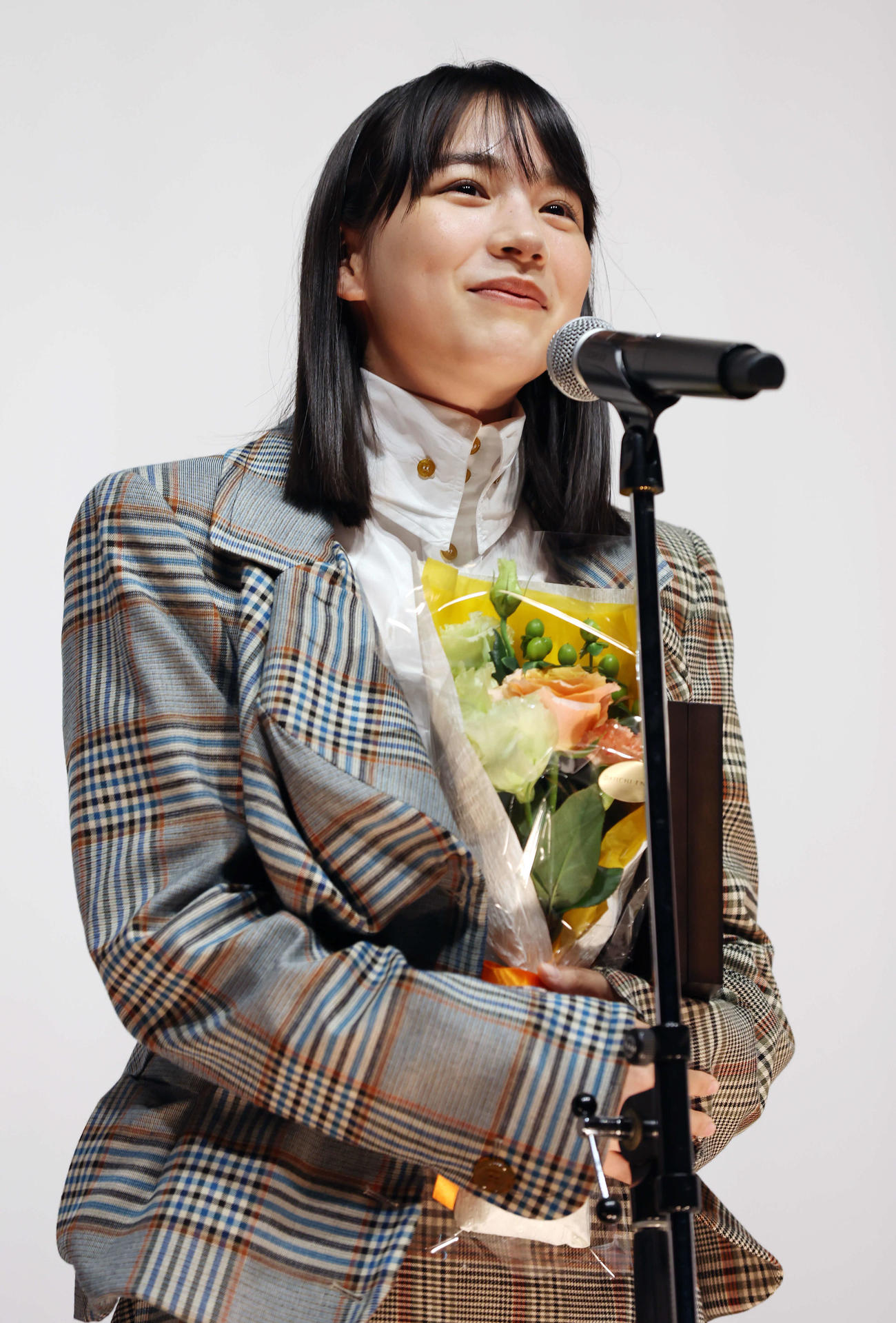 第32回日本映画プロフェッショナル大賞で主演女優賞を受賞し、笑顔で話すのん（撮影・宮地輝）