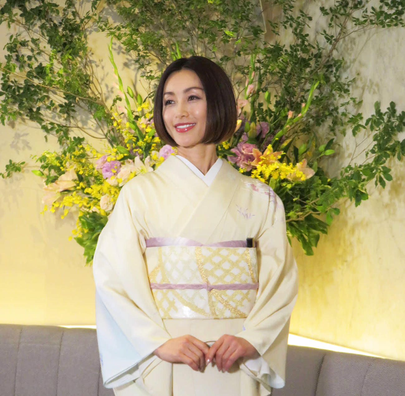 舞台「ごりょんさん」の制作発表に出席した酒井法子