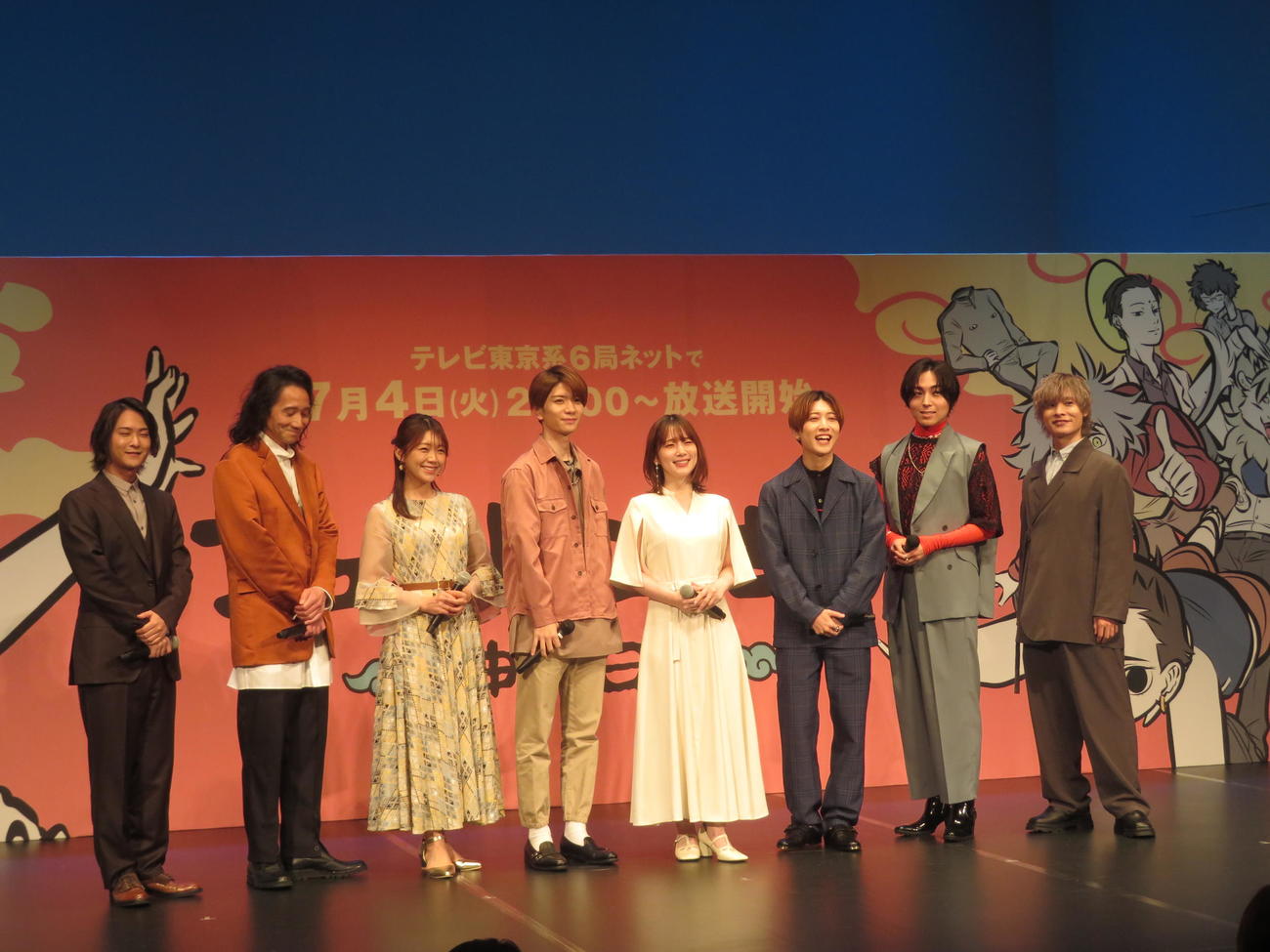 アニメ「フェ～レンザイ　－神さまの日常－」声優キャスト陣。左から前田誠二、三木眞一郎、三森すずこ、高橋優斗、内田真礼、中村嶺亜、蒼井翔太、岡本信彦（撮影・横山慧）