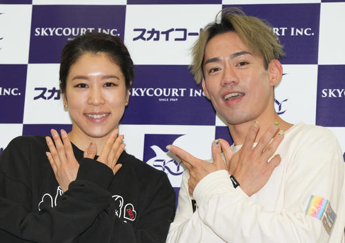 高橋大輔（右）と村元哉中（2023年5月28日撮影）