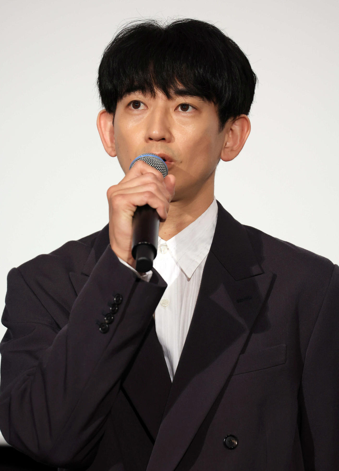 映画「怪物」の舞台あいさつで、感想を語る永山瑛太（撮影・浅見桂子）