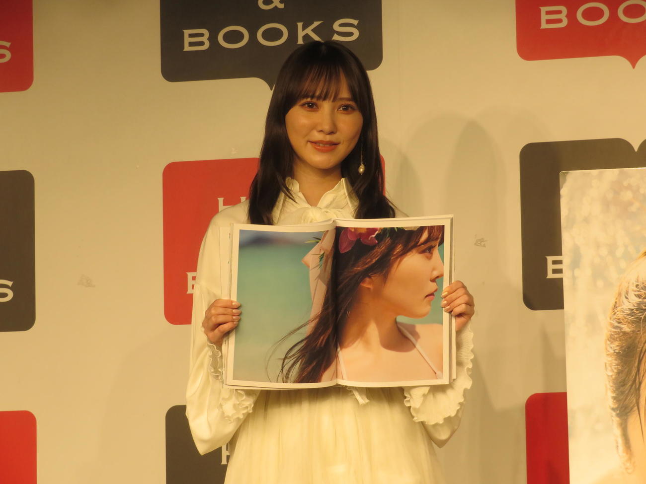 ファースト写真集「＃会いたい」の発売記念プレス取材に出席した日向坂46加藤史帆（撮影・横山慧）