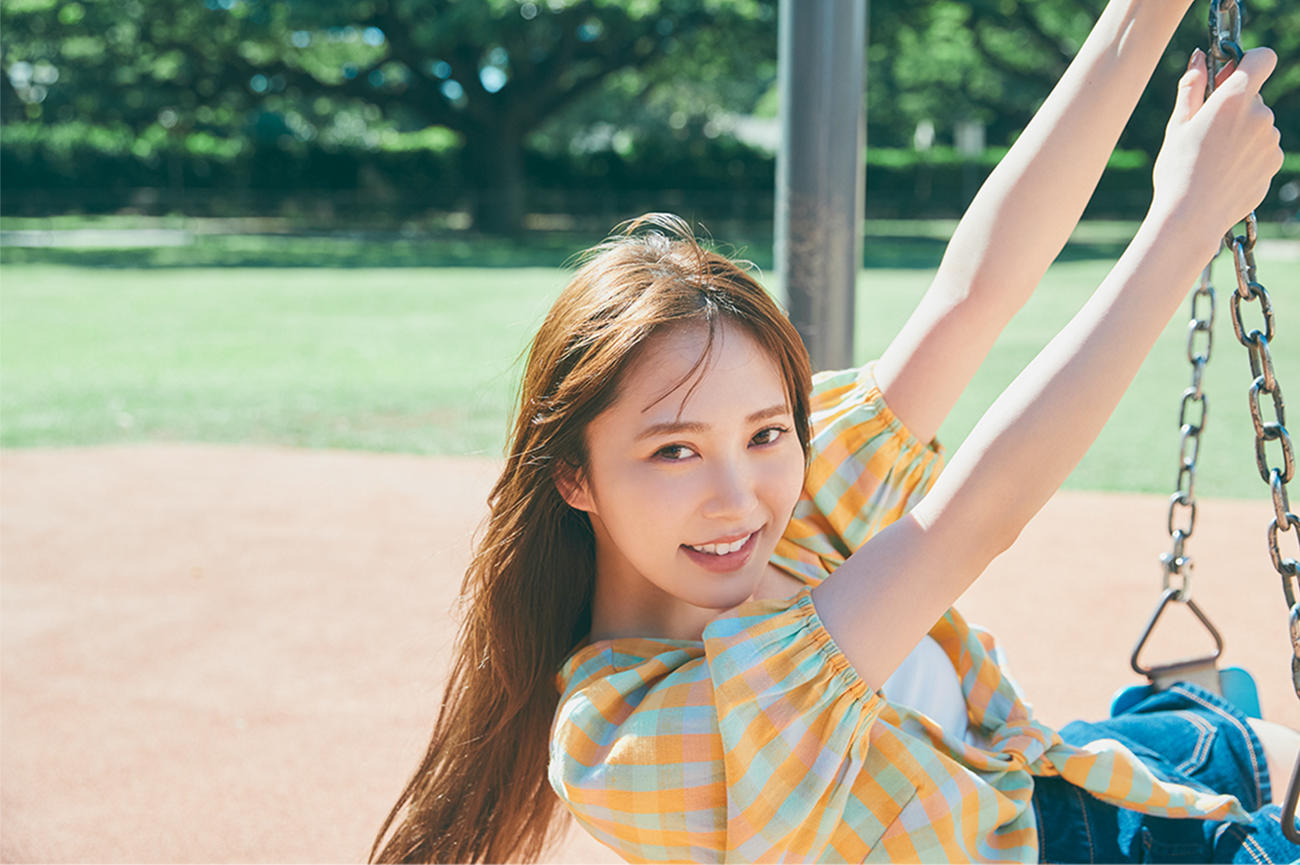 日向坂46加藤史帆ファースト写真集「＃会いたい」の先行カット　撮影／三瓶康友