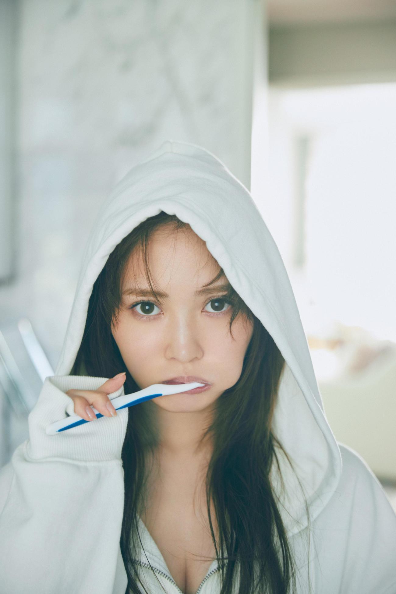 日向坂46加藤史帆ファースト写真集「＃会いたい」の先行カット　撮影／三瓶康友