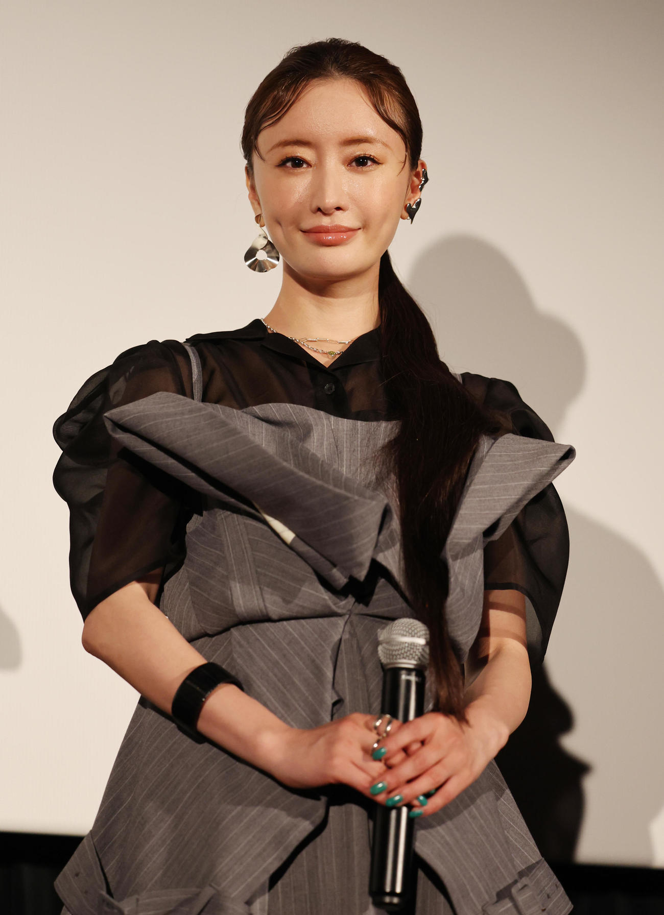 映画「アイスクリームフィーバー」完成披露舞台あいさつを行った松本まりか（撮影・野上伸悟）