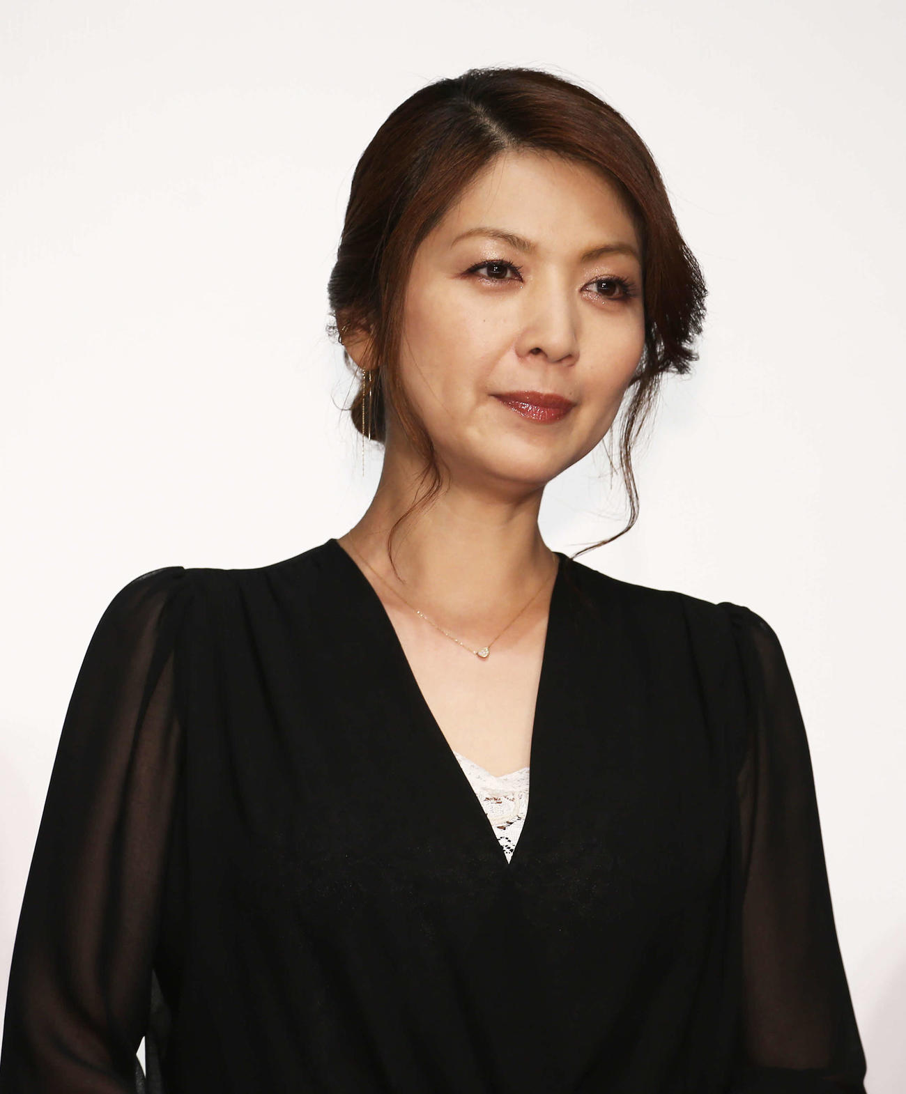 飯島直子（19年4月撮影）