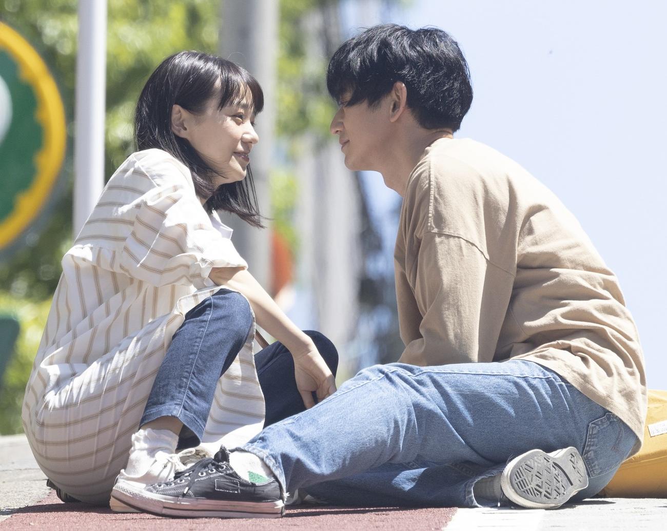 「あなたがしてくれなくても」特別編に出演する奈緒、永山瑛太（C）フジテレビ