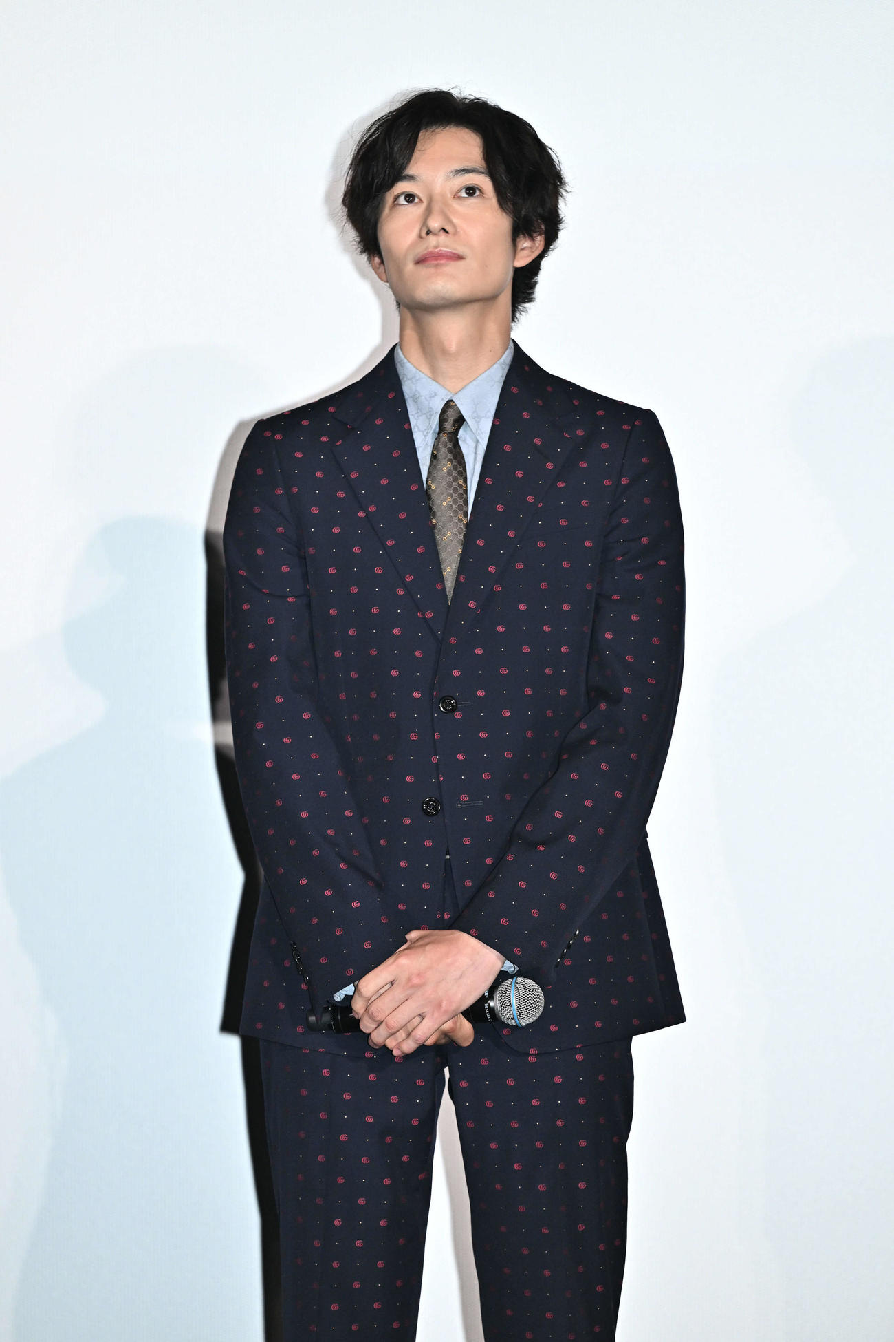 映画「1秒先の彼」プレミア舞台あいさつに臨む岡田将生（撮影・滝沢徹郎）