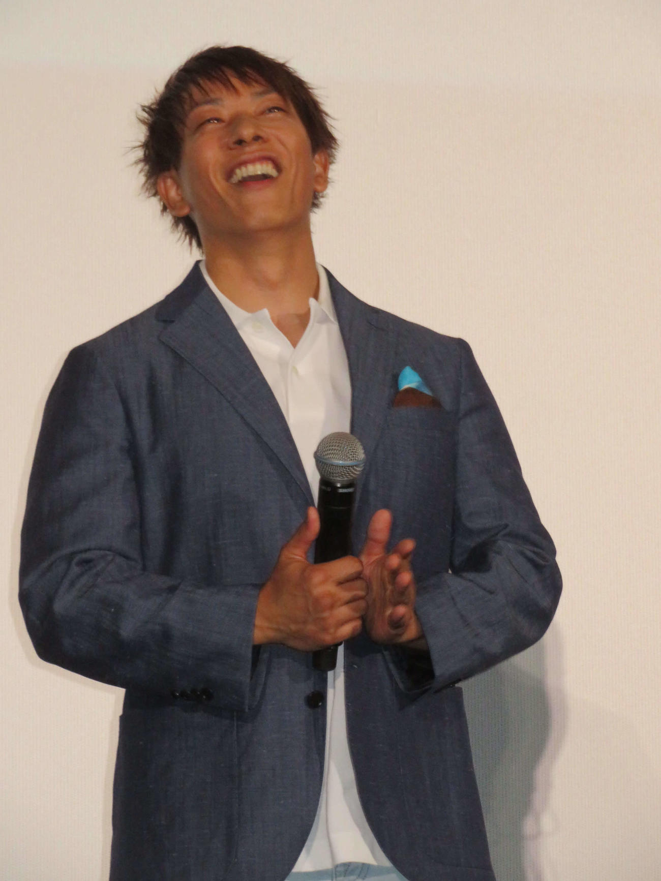 映画「1秒先の彼」プレミア舞台あいさつに登壇した、しみけん（撮影・村上幸将）